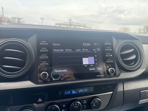 Used 2022 Toyota Tacoma SR AWD/4WD image 29