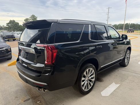 Used 2024 GMC Yukon Denali w/ Advanced Technology Package AWD/4WD image 4