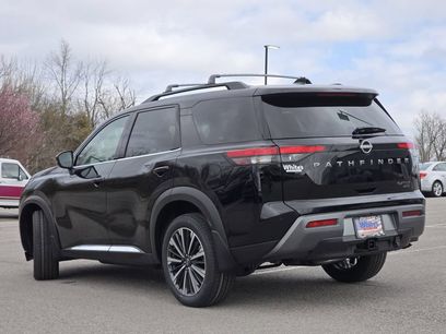 New 2026 Nissan Pathfinder Platinum w/ Accent Package
