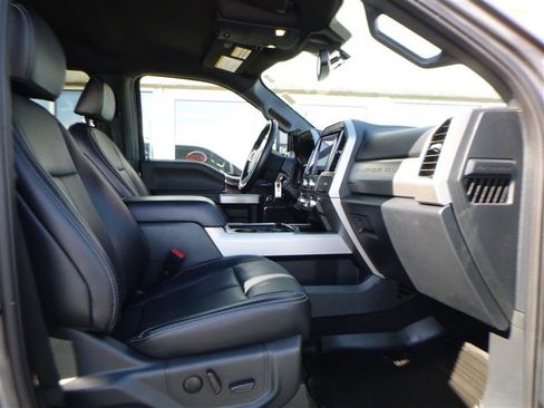 Used 2022 Ford F250 Lariat w/ Lariat Value Package image 11