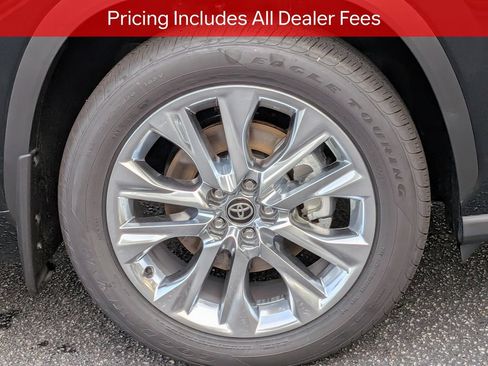 Used 2026 Toyota Highlander Limited AWD/4WD image 12