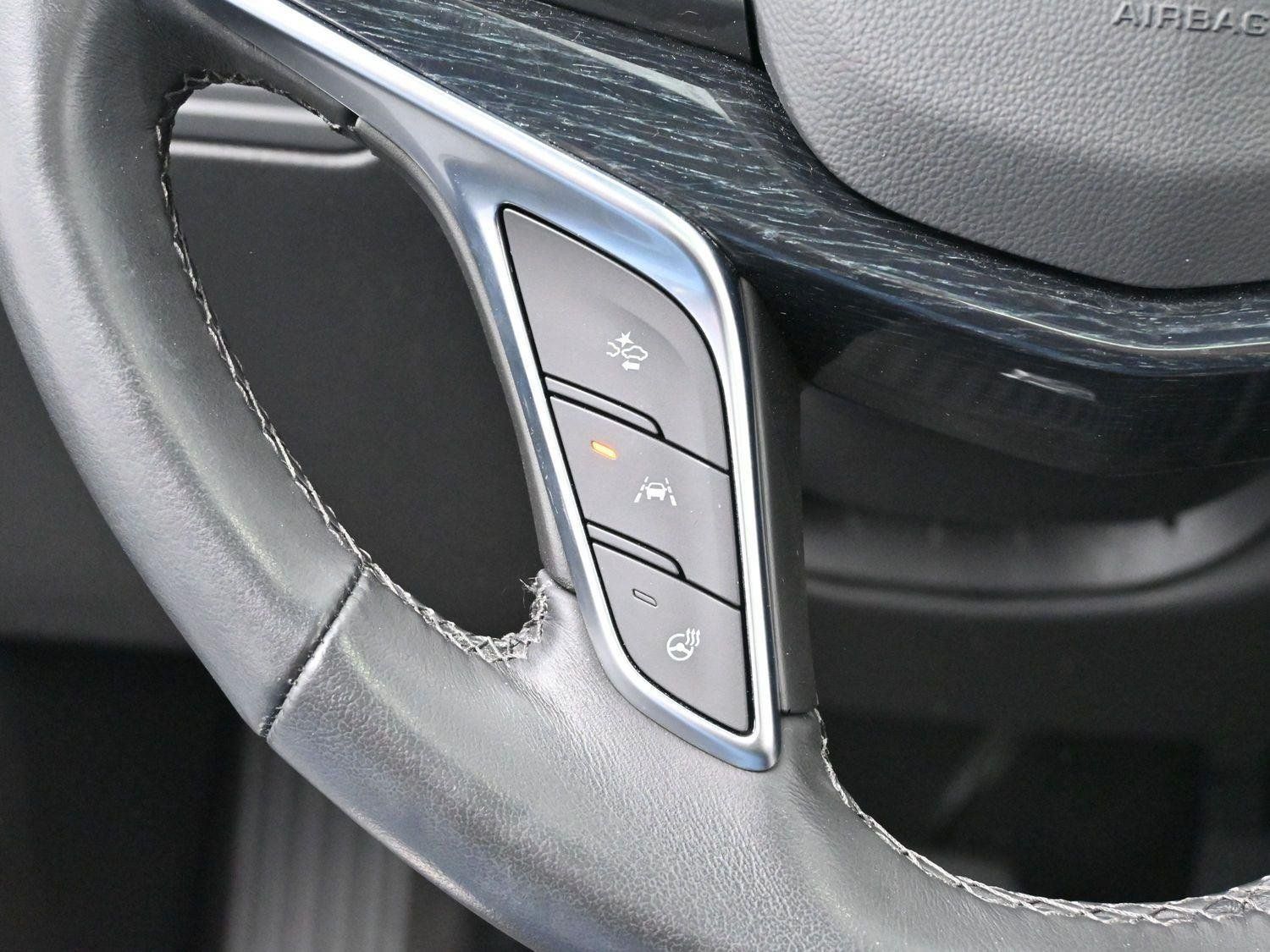 Certified 2025 Cadillac XT5 Premium Luxury AWD/4WD image 18