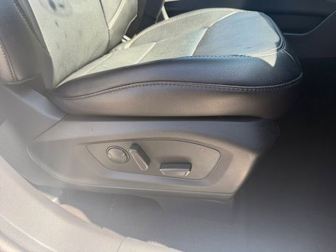 Used 2023 Ford Explorer Limited w/ Limited Technology Package AWD/4WD image 17