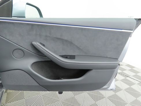 Used 2025 Tesla Model 3 Long Range image 25