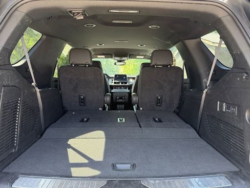 Used 2024 Chevrolet Tahoe Premier RWD image 21