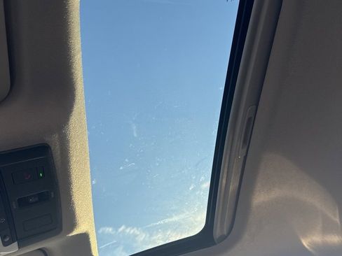 Certified 2023 Nissan Sentra SR w/ SR Premium Package image 32