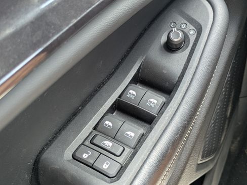 Used 2023 Jeep Grand Cherokee L Laredo AWD/4WD image 19