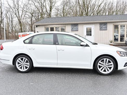 Used 2019 Volkswagen Passat 2.0T Wolfsburg w/ Wheels & Sunroof Package image 11