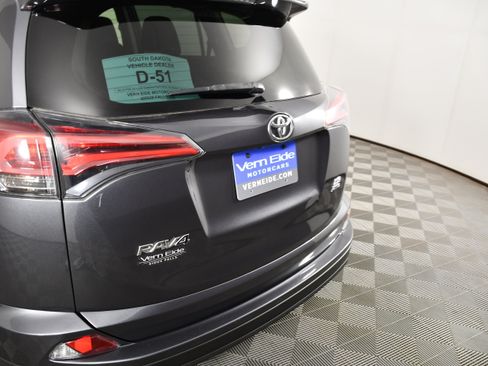 Used 2018 Toyota RAV4 LE w/ All Weather Liner Package AWD/4WD image 15