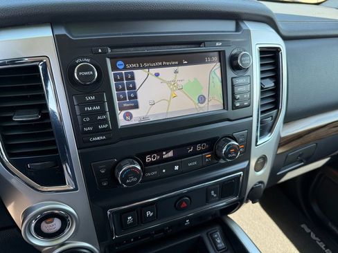 Used 2017 Nissan Titan SL w/ SL Towing Convenience Package AWD/4WD image 19