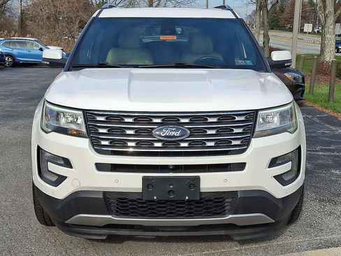 Used 2017 Ford Explorer Limited w/ Equipment Group 303A image 2