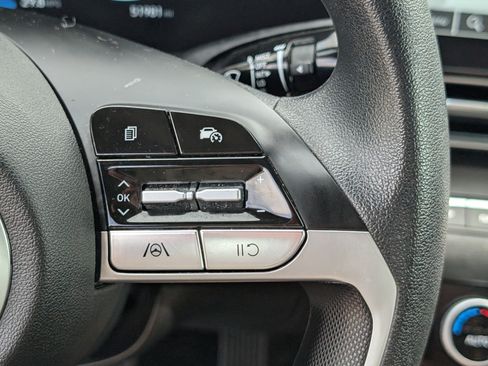 Used 2024 Hyundai Elantra SEL FWD image 20
