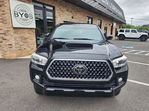 Used 2019 Toyota Tacoma TRD Sport AWD/4WD image 8