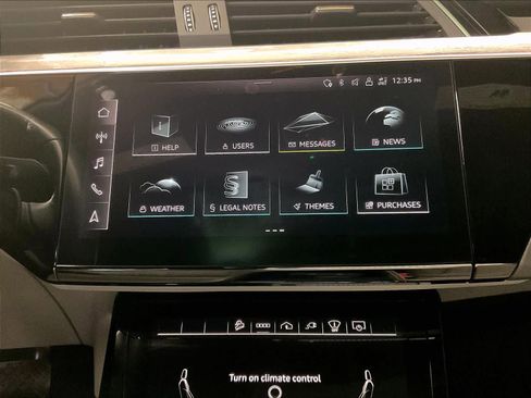 Used 2023 Audi e-tron Chronos w/ Chronos Package image 9