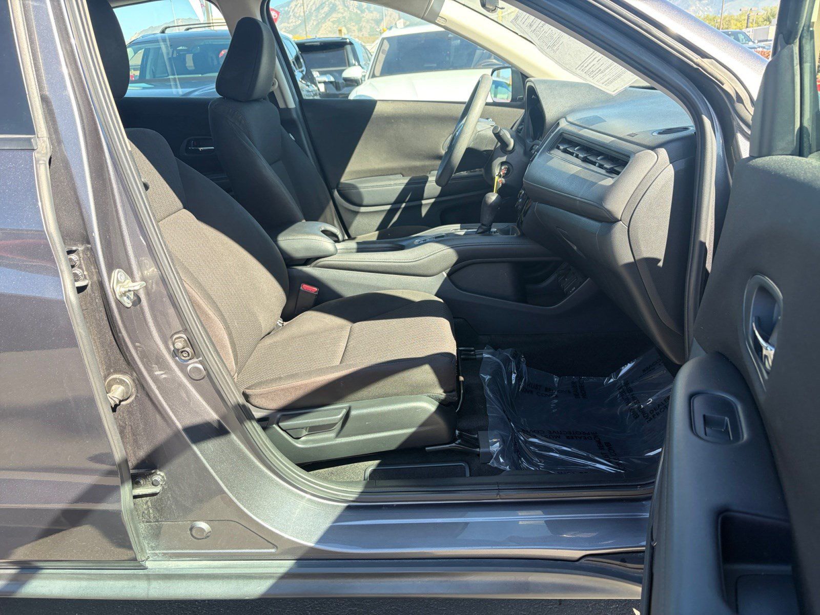 Used 2017 Honda HR-V LX image 29