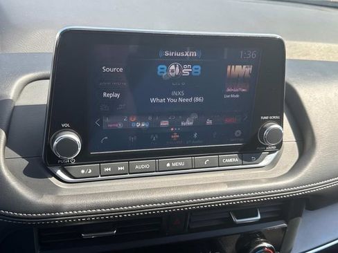 Used 2025 Nissan Rogue SV FWD image 34