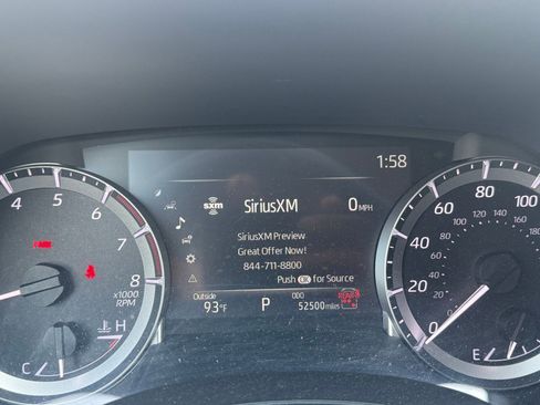 Used 2024 Toyota Highlander LE image 16