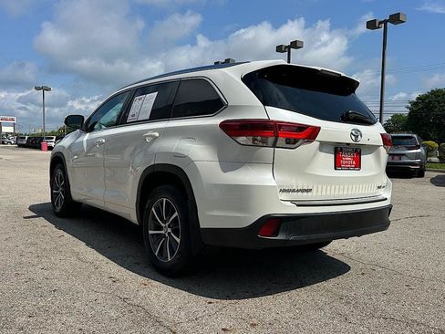 Certified 2018 Toyota Highlander XLE AWD/4WD image 3