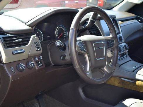 Used 2017 GMC Yukon Denali w/ Open Road Package AWD/4WD image 15