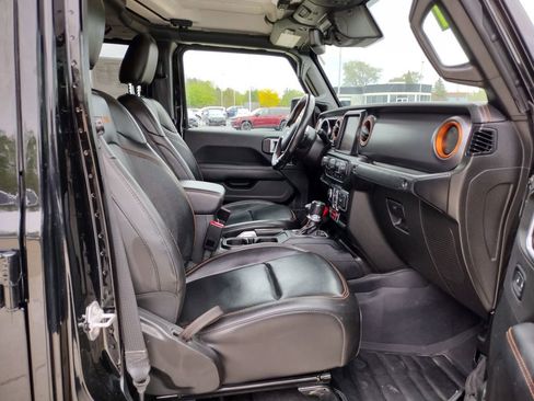Used 2021 Jeep Gladiator Mojave w/ Dual Top Group AWD/4WD image 19