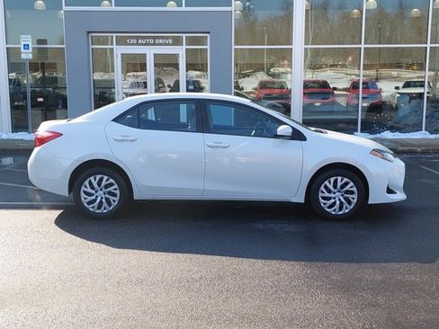 Used 2019 Toyota Corolla LE image 24