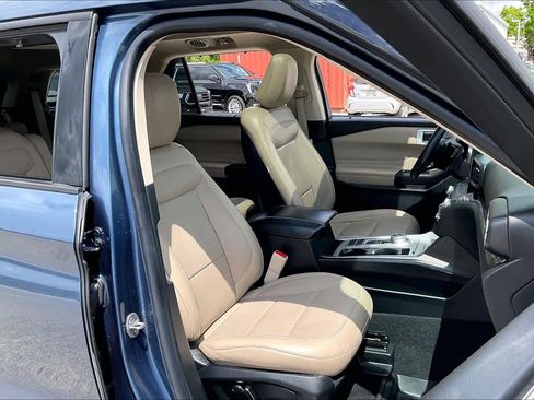 Used 2020 Ford Explorer Limited w/ Class III Trailer Tow Package image 9