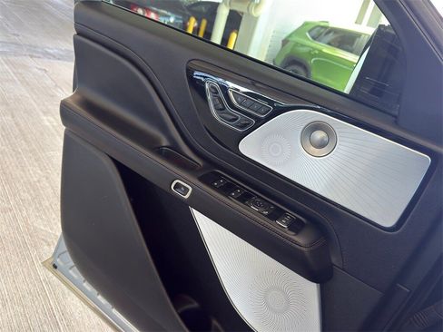 Used 2023 Lincoln Aviator Reserve w/ Equipment Group 201A image 26
