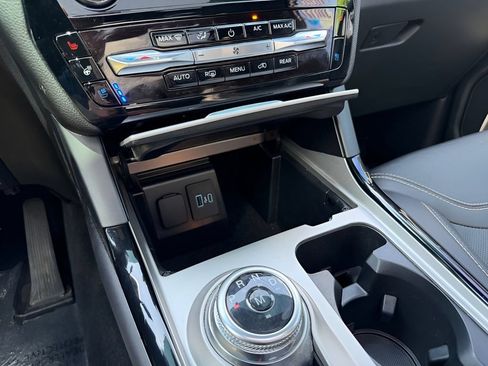Used 2023 Ford Explorer ST w/ Equipment Group 401A AWD/4WD image 17