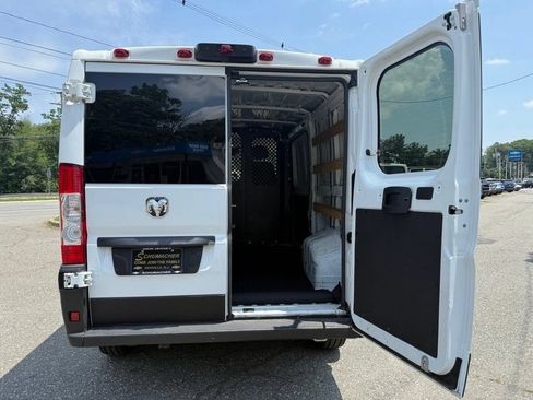 Used 2025 RAM ProMaster 2500 w/ U-Haul Equipment Group FWD image 28