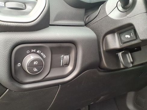 New 2026 RAM 3500 Big Horn AWD/4WD image 18