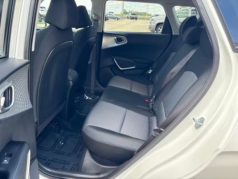 Used 2025 Kia Soul LX FWD image 14