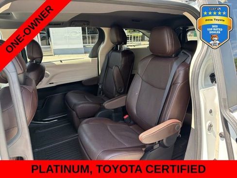 Certified 2024 Toyota Sienna Platinum image 17