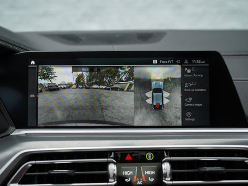 Used 2022 BMW X6 xDrive40i w/ M Sport Package image 31