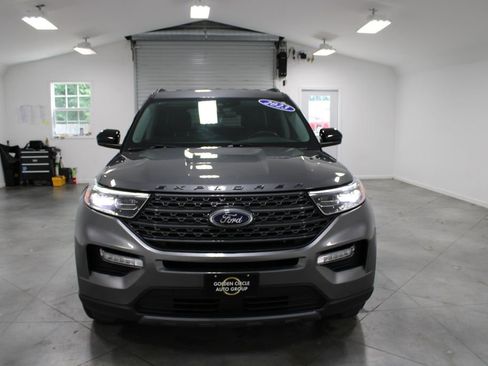 Used 2023 Ford Explorer XLT w/ Equipment Group 202A RWD image 3