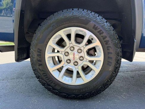 Used 2019 GMC Sierra 1500 SLE w/ SLE Value Package AWD/4WD image 30