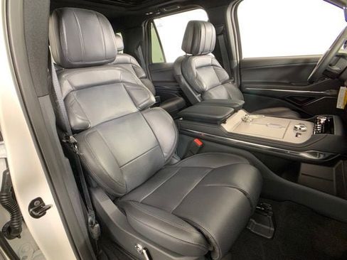 New 2025 Lincoln Navigator L Reserve w/ Jet Appearance Package image 26