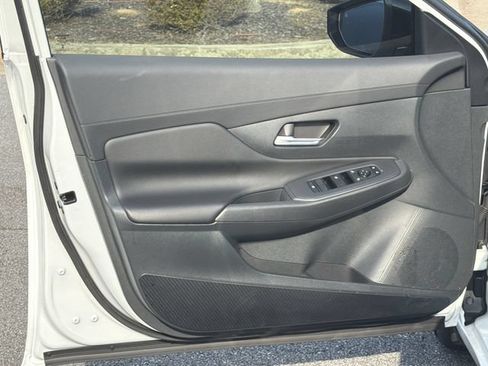 Certified 2026 Nissan Sentra SV w/ SV Convenience Package FWD image 18
