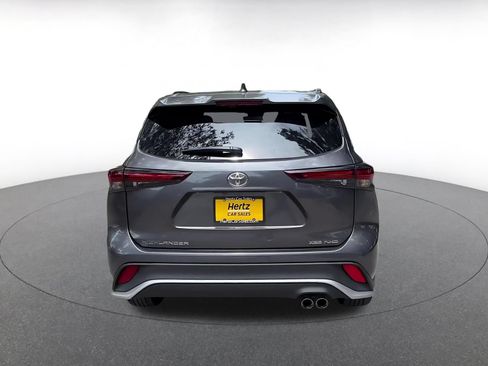 Used 2025 Toyota Highlander XSE AWD/4WD image 10