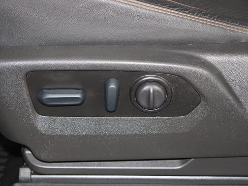 Used 2022 GMC Sierra 2500 AT4 w/ AT4 Preferred Package image 22