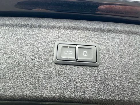 Used 2021 Audi Q5 Premium w/ Convenience Package image 9