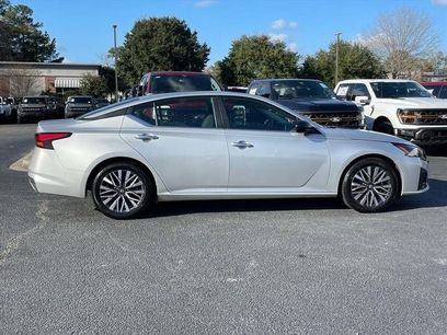 Used 2024 Nissan Altima 2.5 SV