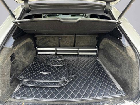Used 2017 Bentley Bentayga image 51