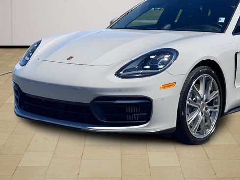 Used 2021 Porsche Panamera RWD image 36