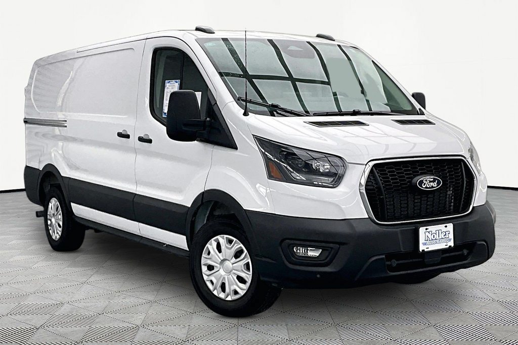 Used 2026 Ford Transit 150 Low Roof w/ Exterior Upgrade Package RWD image 12