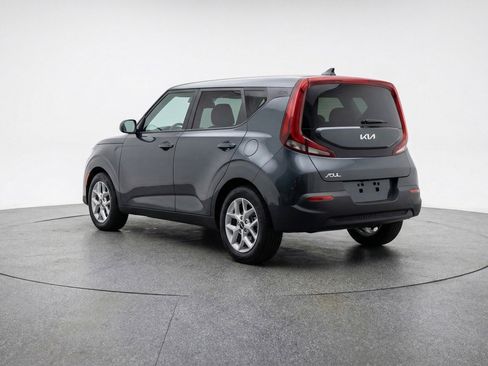 Used 2025 Kia Soul LX w/ LX Technology Package FWD image 6