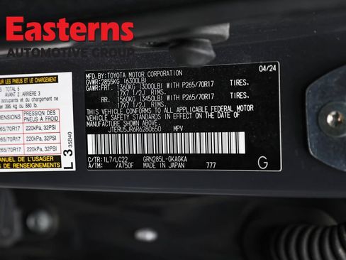 Used 2024 Toyota 4Runner TRD Off-Road Premium AWD/4WD image 35
