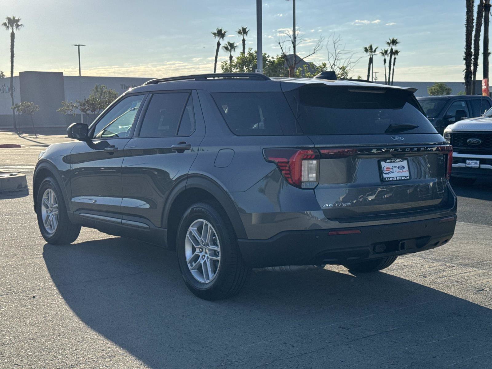 New 2026 Ford Explorer Active RWD image 5