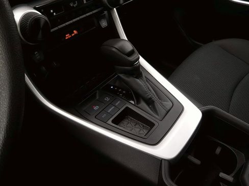 Used 2024 Toyota RAV4 LE image 19