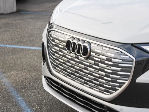 Certified 2024 Audi Q4 e-tron Premium image 12