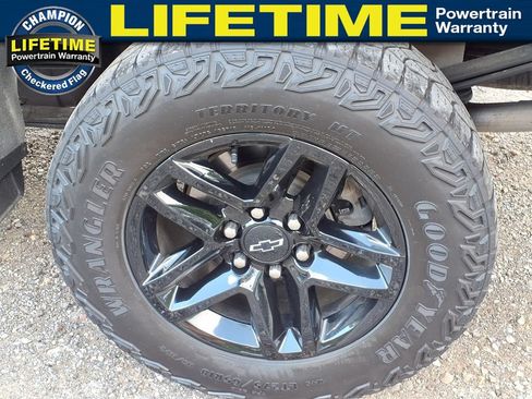 Used 2024 Chevrolet Silverado 1500 Custom Trail Boss AWD/4WD image 9